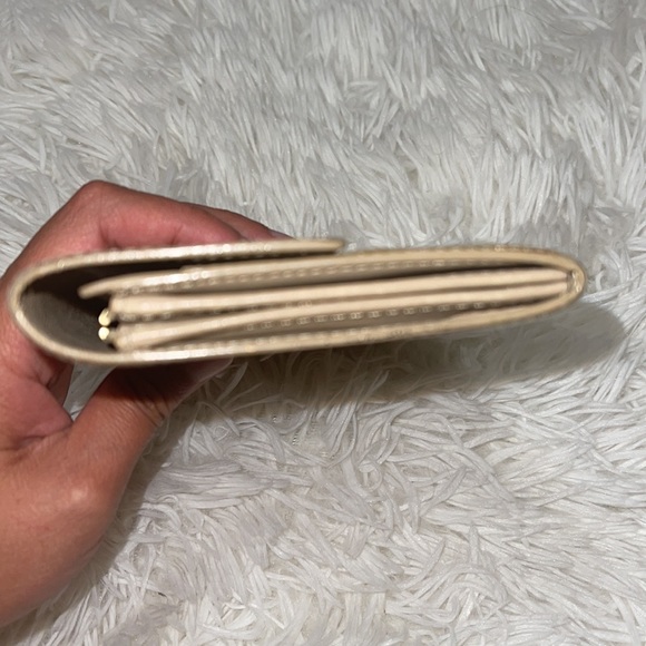 Authentic Louis Vuitton Vernis Sarah Wallet - Picture 3 of 16